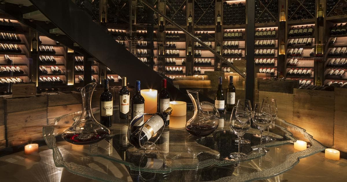 Megève : l'indécence des caves de luxe face à la misère