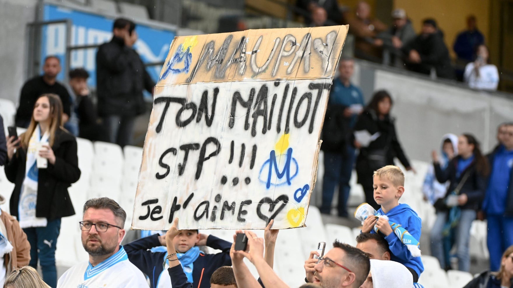 L'OM dans la tempête : Neal Maupay célèbre la force du peuple marseillais
