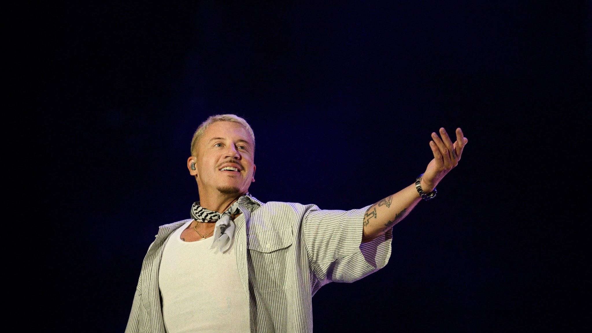 Macklemore à Paris : quand un rappeur américain cite Haïti dans un concert pour la Palestine